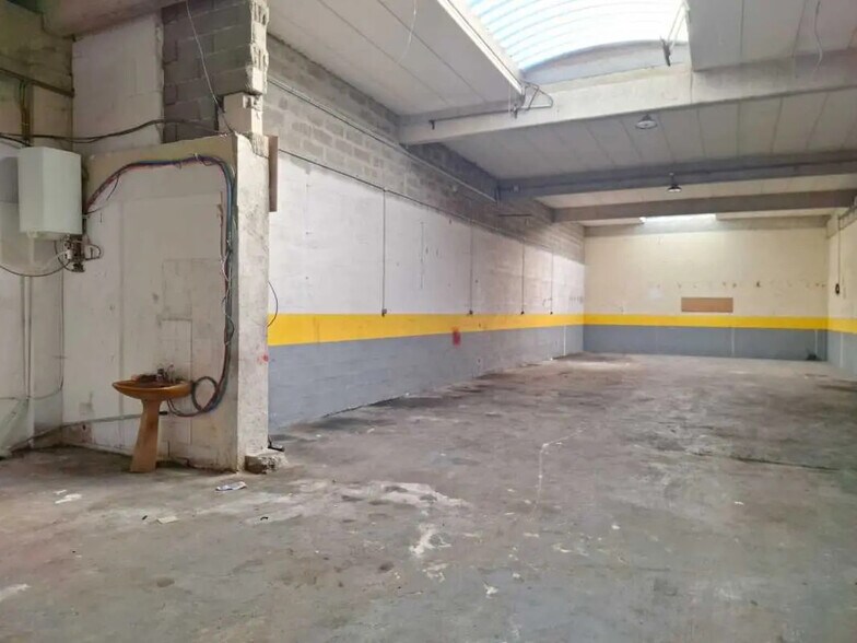 Flex in Blanquefort for lease - Interior Photo - Image 3 of 4