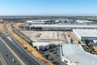 630-632 Commerce Ct, Manteca, CA - AERIAL  map view
