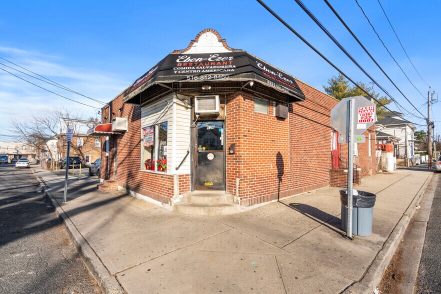 126 Jefferson St, Inwood, NY for sale - Building Photo - Image 1 of 1