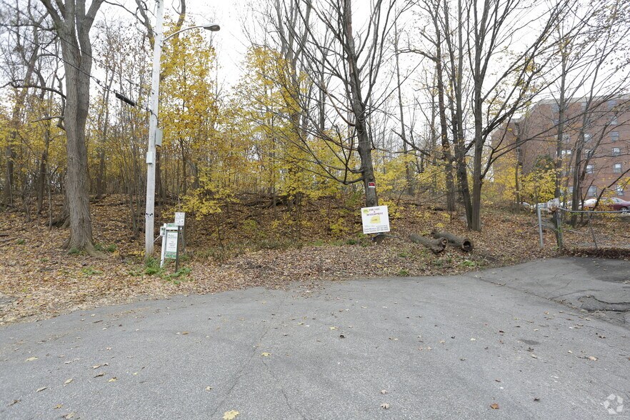 69 Adams St, Biddeford, ME 04005