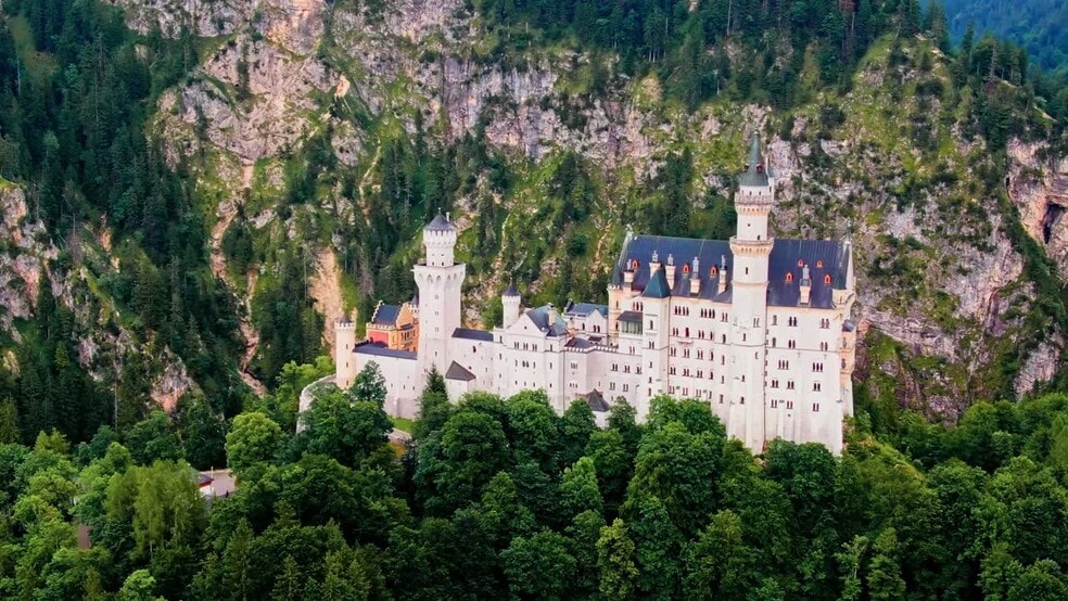 1999 N Sycamore Ave, Los Angeles, CA for sale - Commercial Listing Video - Image 2 of 13