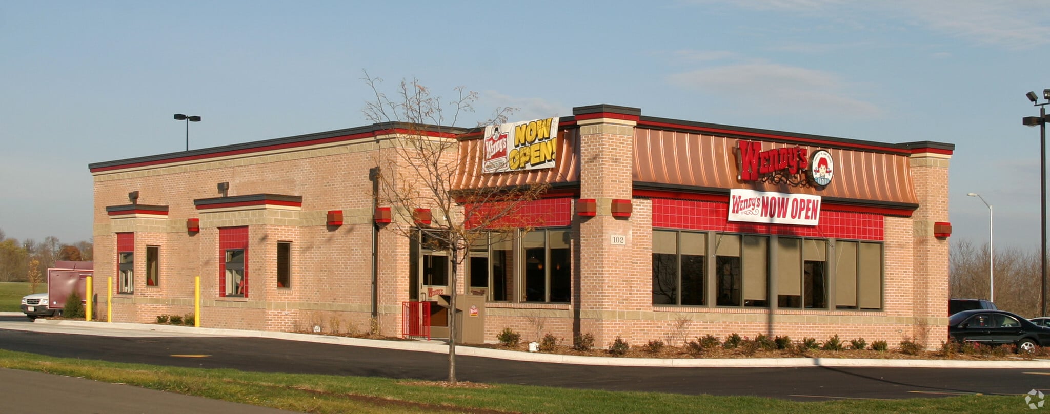 102 Frances Ln, Beaver Dam, WI for lease Primary Photo- Image 1 of 2