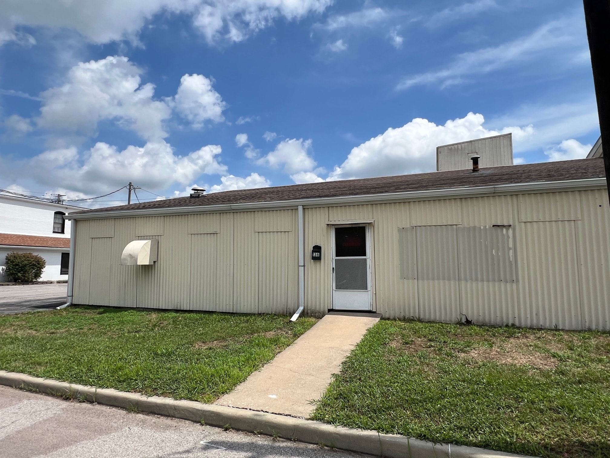120-136 Iowa Ave, Belleville, IL for lease Building Photo- Image 1 of 4