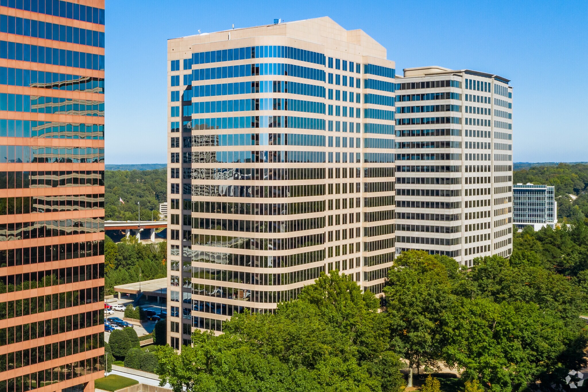 300 Galleria Pky SE, Atlanta, GA for sale Primary Photo- Image 1 of 1