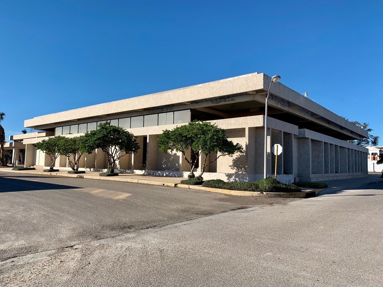 422 E Avenue B, Robstown, TX for sale - Building Photo - Image 2 of 14