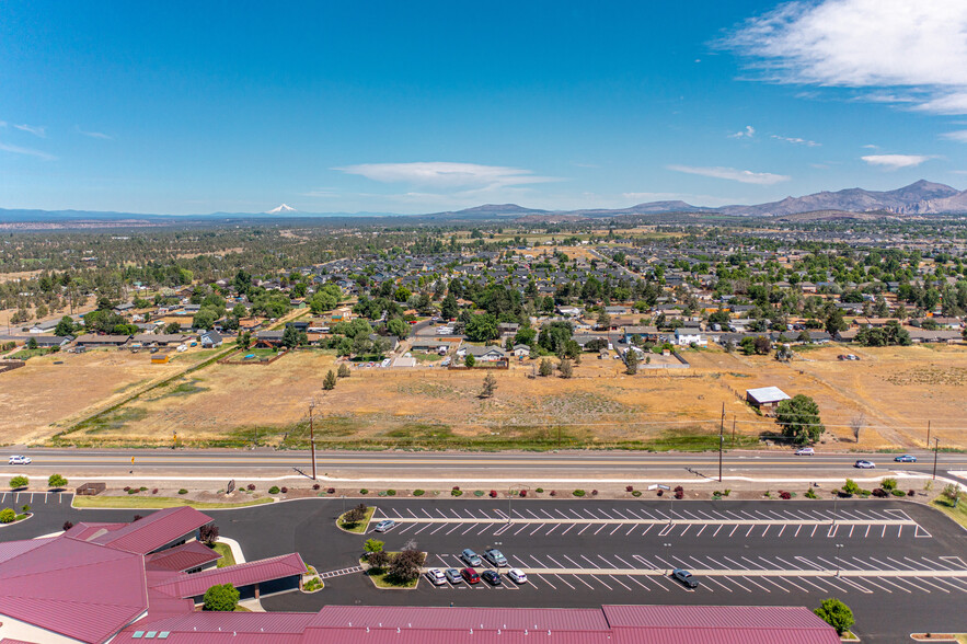 3131 SW Highland Ave, Redmond, OR for sale - Building Photo - Image 3 of 10