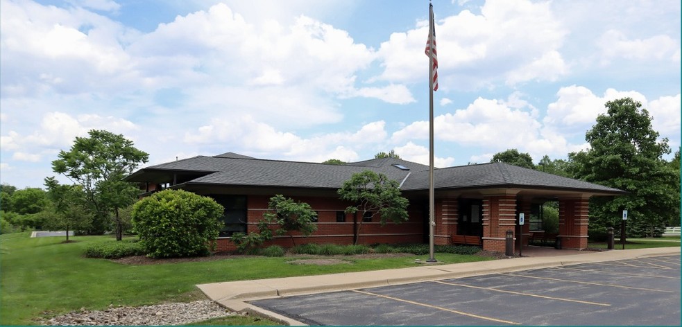 25700 W Old Grand Ave, Ingleside, IL for sale - Building Photo - Image 1 of 1