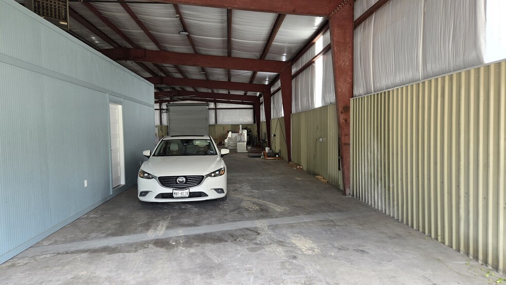 11706 S Garden St, Houston, TX for lease - Building Photo - Image 3 of 12