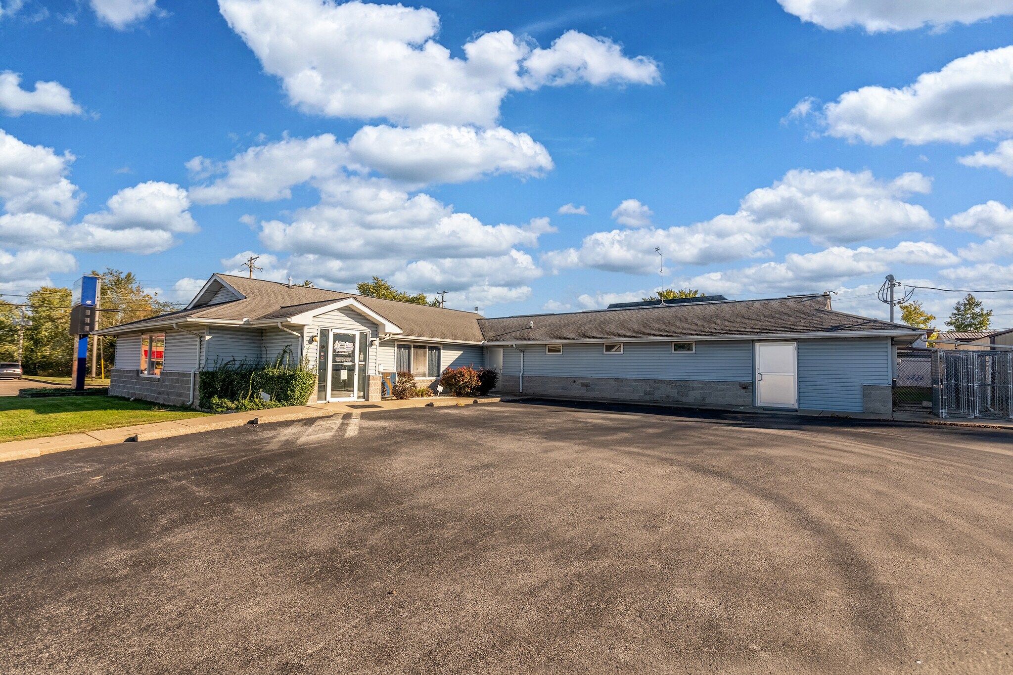 602 S Court St, Marion, IL for sale Primary Photo- Image 1 of 47