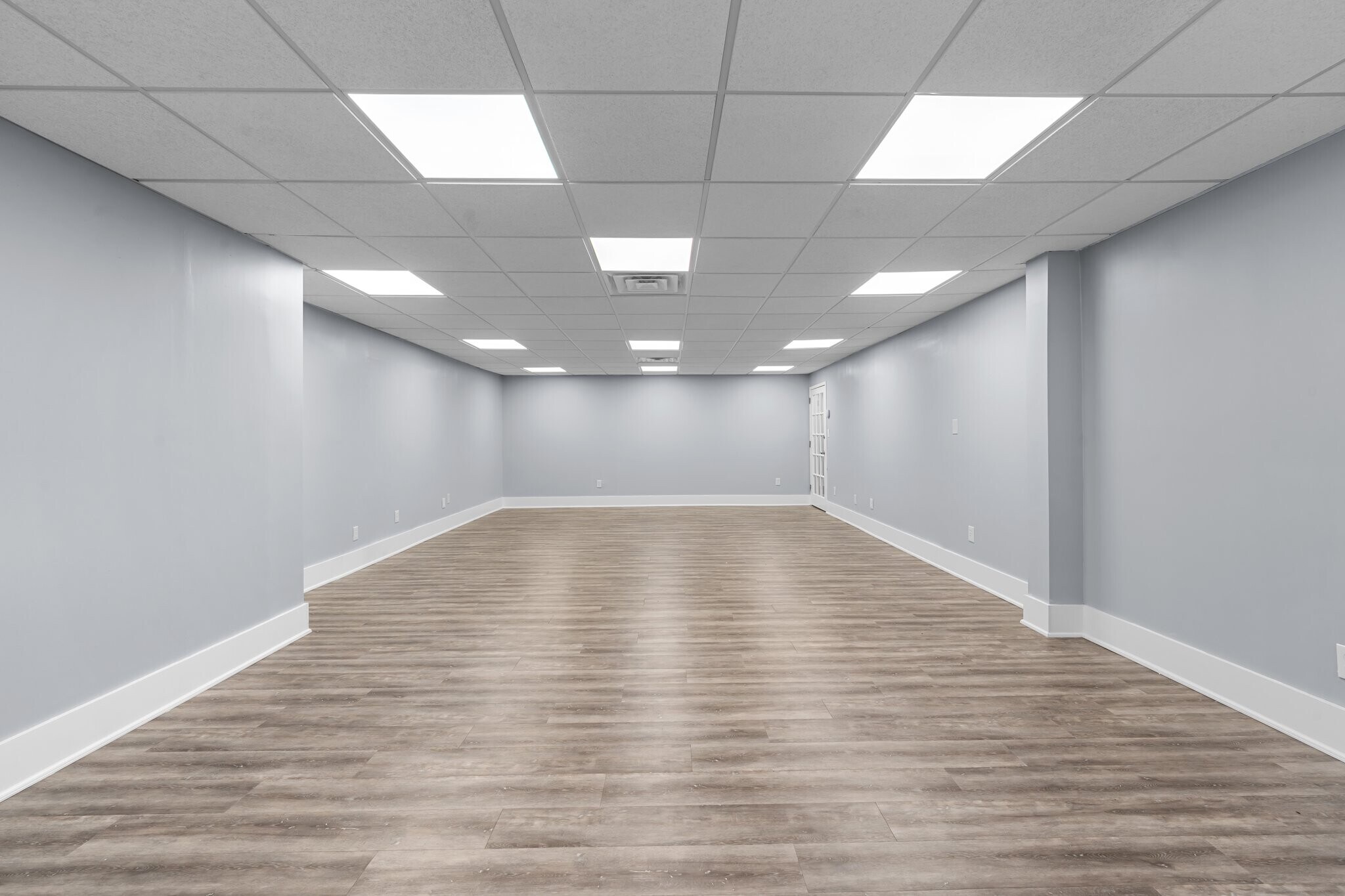 308 W Main St, Smithtown, NY for lease Interior Photo- Image 1 of 6