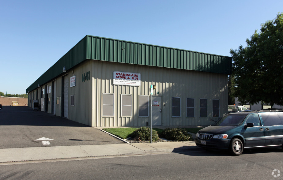 1641 Princeton Ave, Modesto, CA for lease - Building Photo - Image 3 of 13