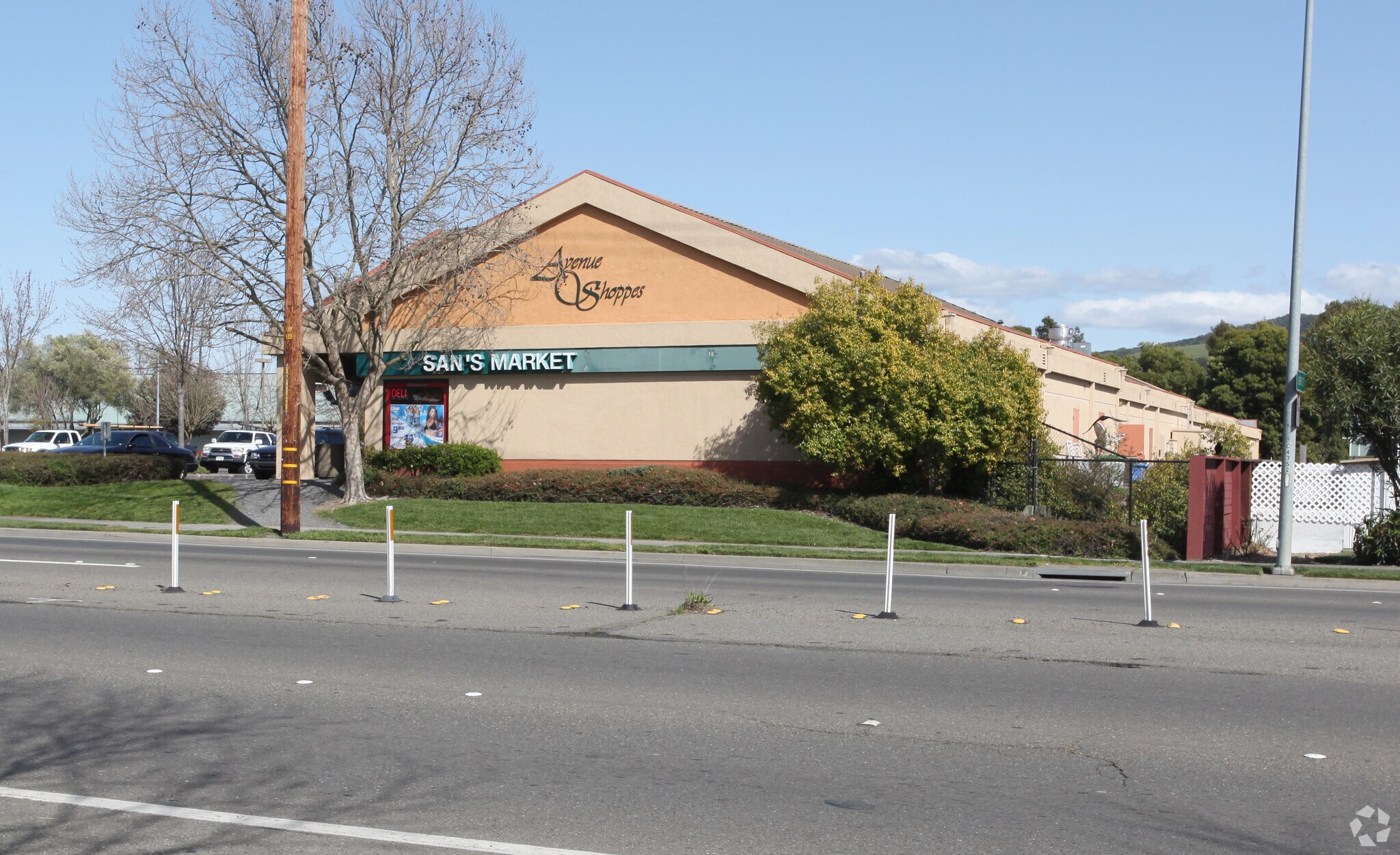 2790 Santa Rosa Ave, Santa Rosa, CA 95407 Avenue Shoppes
