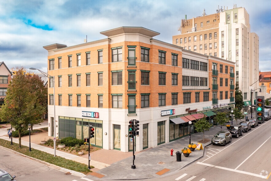 125 N Euclid Ave, Oak Park, IL for lease - Primary Photo - Image 1 of 14