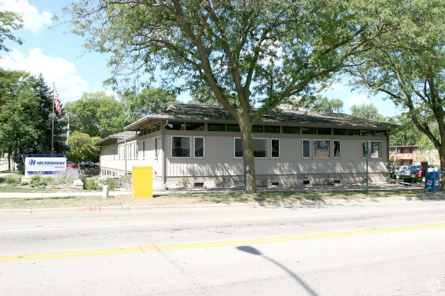 6200 Mineral Point Rd, Madison, WI 53705