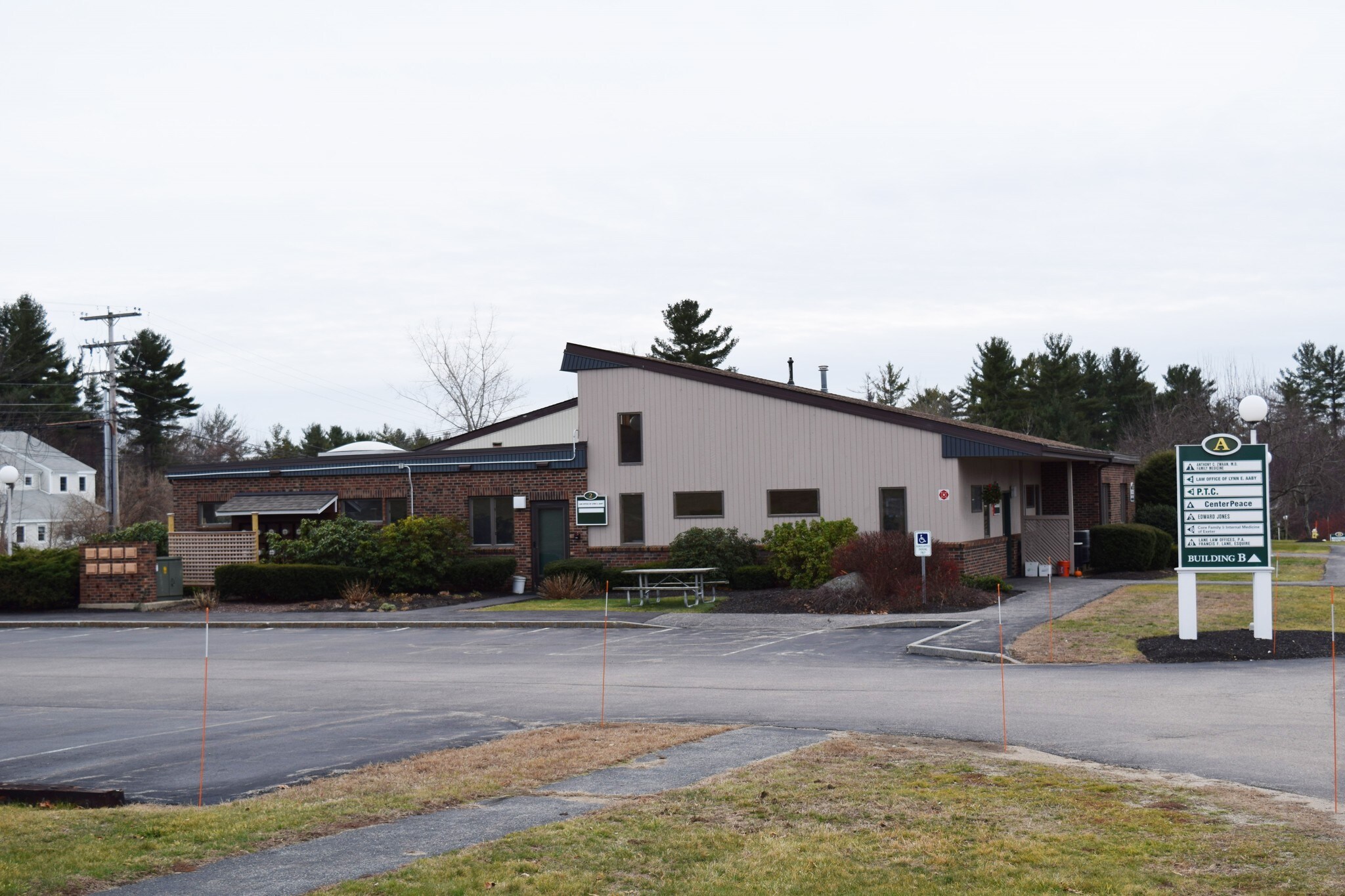 19 Hampton Rd, Exeter, NH 03833