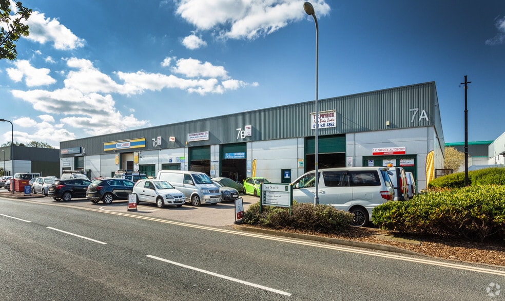 Aintree, Liverpool for lease - Building Photo - Image 2 of 6