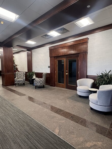 4111 S Darlington Ave, Tulsa, OK for lease - Lobby - Image 2 of 3