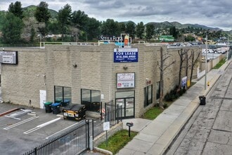 32203 Castaic Rd, Castaic, CA for lease Interior Photo- Image 1 of 11