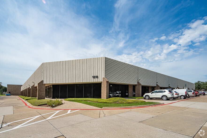 1313 Valwood Pky, Carrollton, TX 75006 - Valwood Business Center | LoopNet