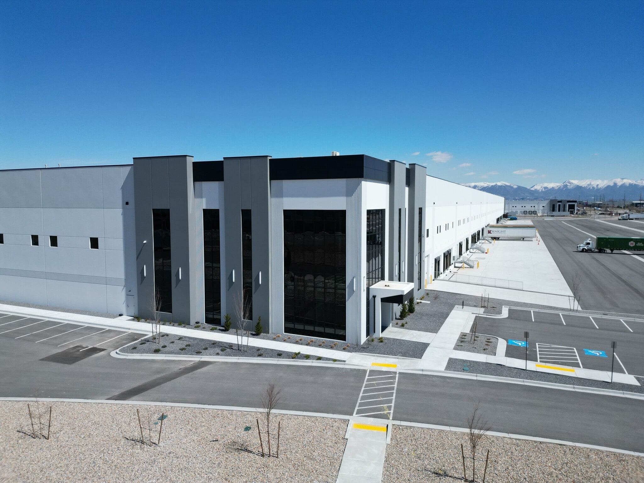 264-S 5750 W, Salt Lake City, UT for lease Building Photo- Image 1 of 3