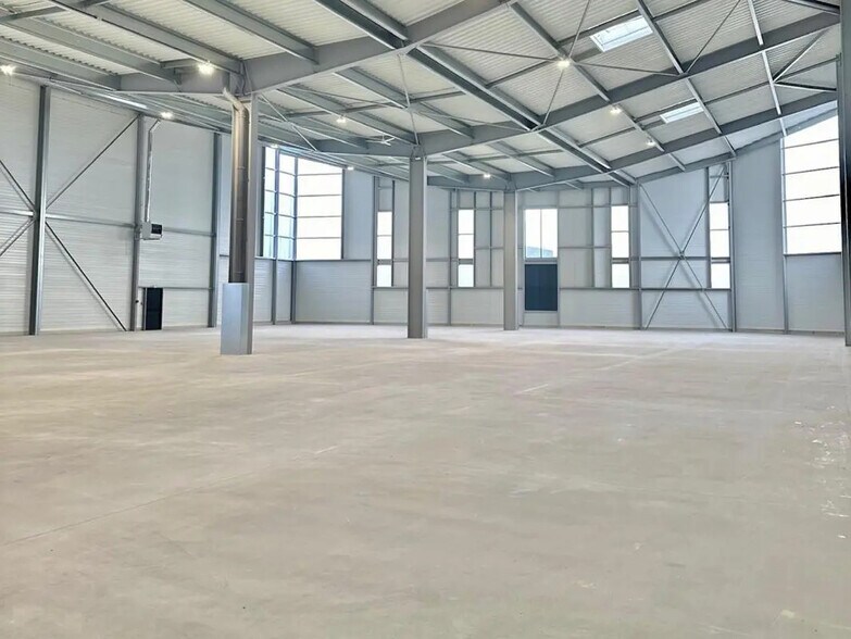 Flex in Limeil-Brévannes for lease - Building Photo - Image 3 of 11