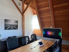 25 Newton Pl, Hauppauge, NY for lease Interior Photo- Image 1 of 6