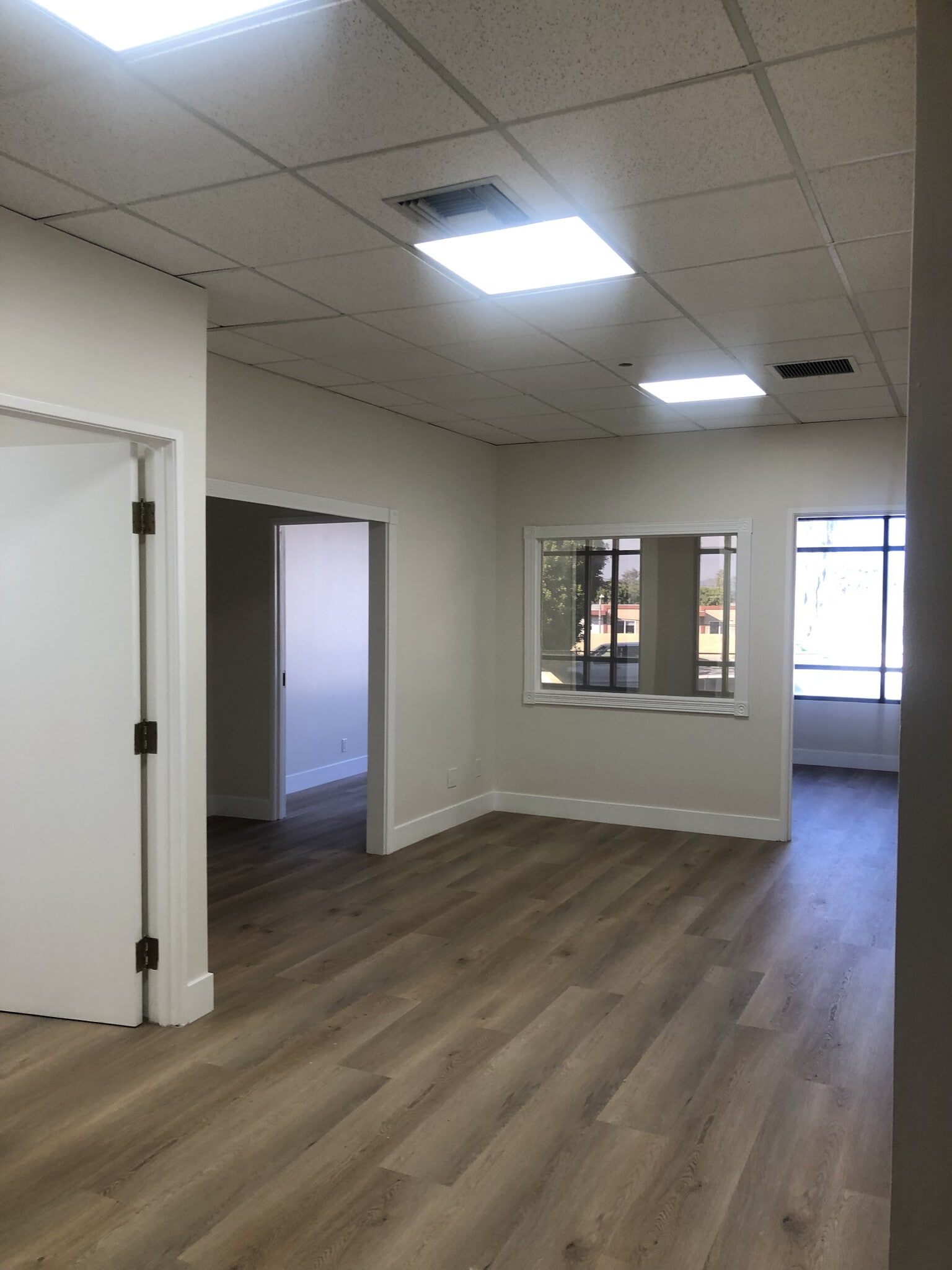 1864518663 Ventura Blvd, Tarzana, CA 91356 Wall Street Plaza