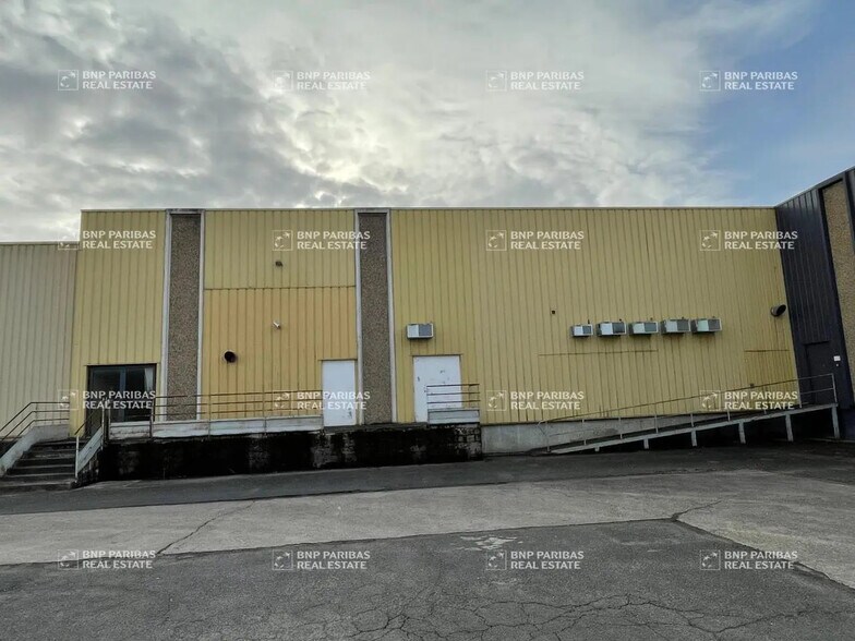Flex in Saint-Jean-de-la-Ruelle for lease - Building Photo - Image 3 of 7