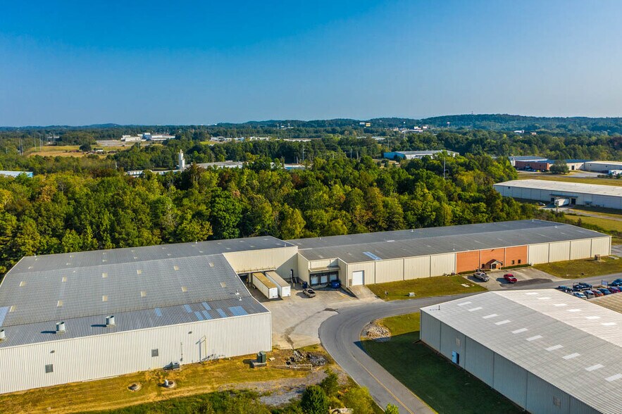 207 Boling Industrial Way SE, Calhoun, GA for sale - Building Photo - Image 1 of 1