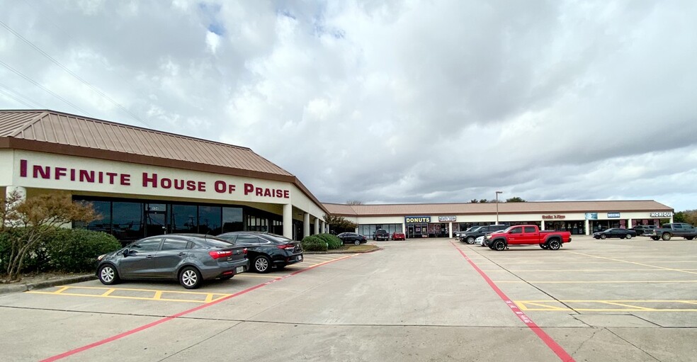 1801 W Polo Rd, Grand Prairie, TX for lease - Building Photo - Image 1 of 2