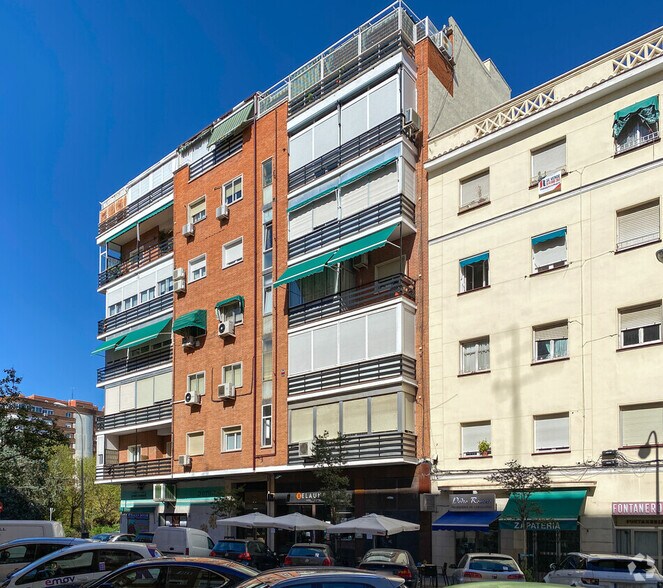 Calle de Víctor Andrés Belaúnde, 22, Madrid, Madrid for lease - Building Photo - Image 2 of 2