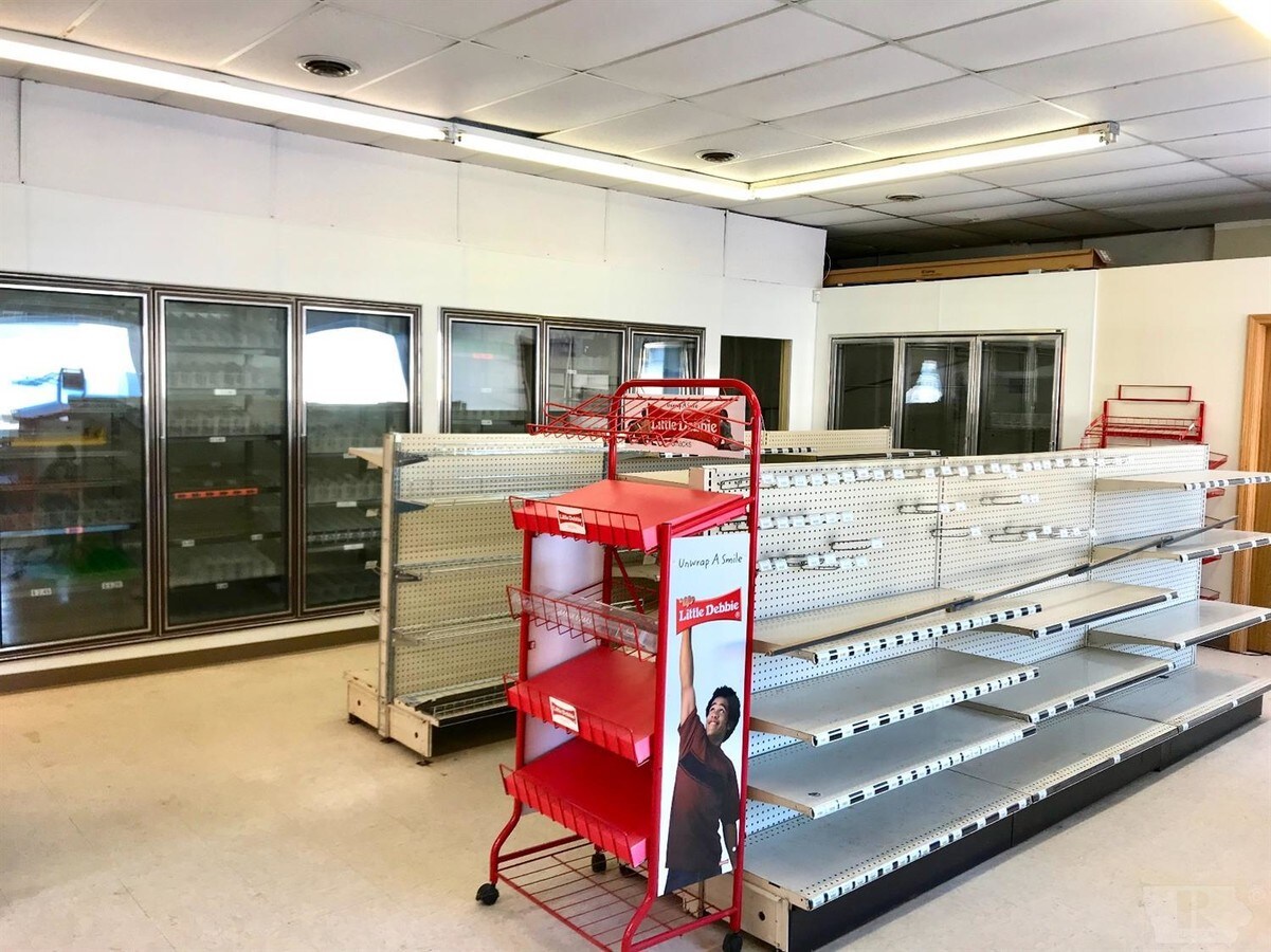 203 Montezuma St, IA 50157 Retail for Sale
