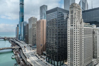 111 E Wacker Dr, Chicago, IL - AERIAL map view