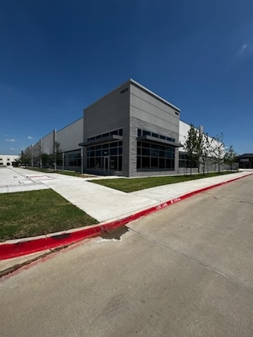 10624 Clarence Dr, Frisco, TX for lease Building Photo- Image 1 of 6