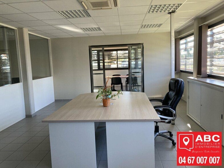 Flex in Gallargues-le-Montueux for lease - Interior Photo - Image 2 of 4