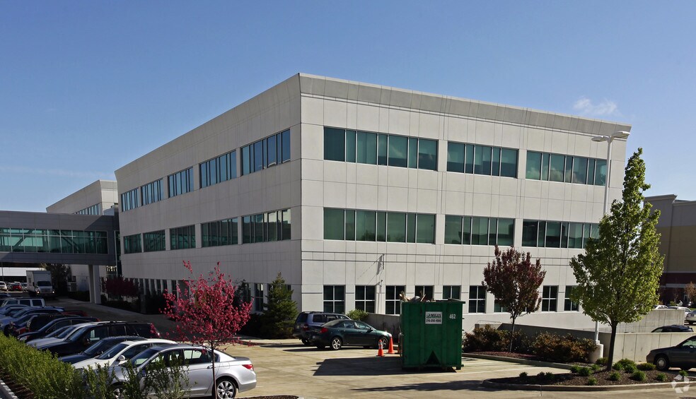 3300 Enterprise Pky, Beachwood, OH for lease - Building Photo - Image 2 of 3