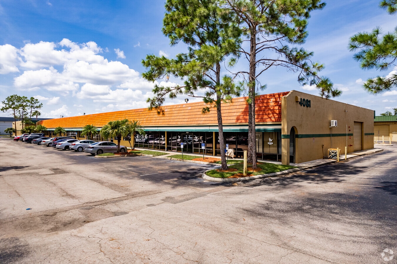 4085 L B McLeod Rd, Orlando, FL 32811