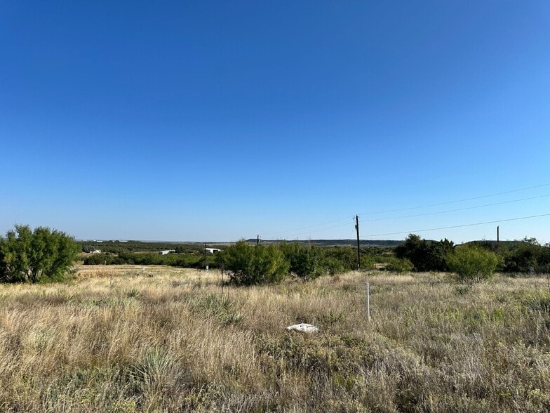 800 County Road 214, Sweetwater, TX for lease - Building Photo - Image 2 of 10