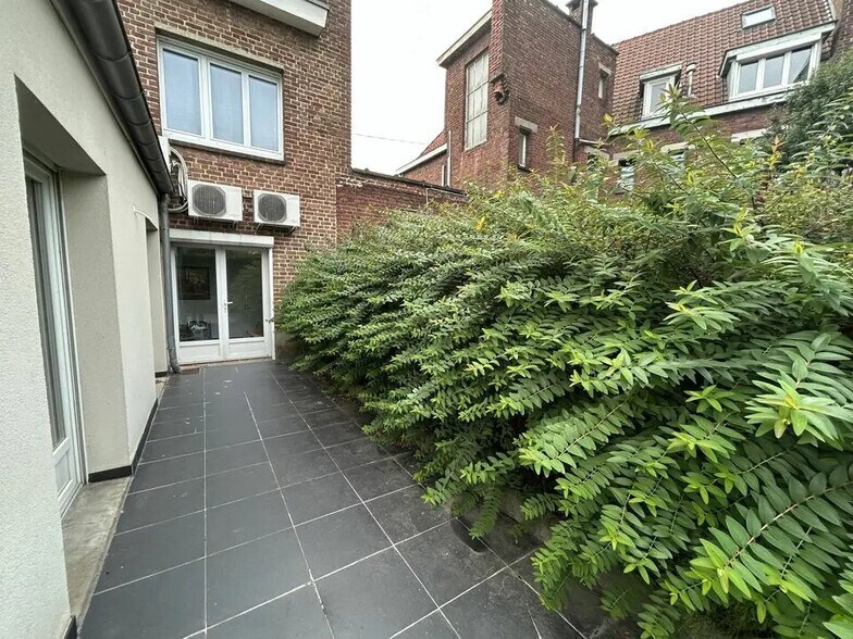 Retail in VILLENEUVE-D'ASCQ for lease - Building Photo - Image 3 of 6