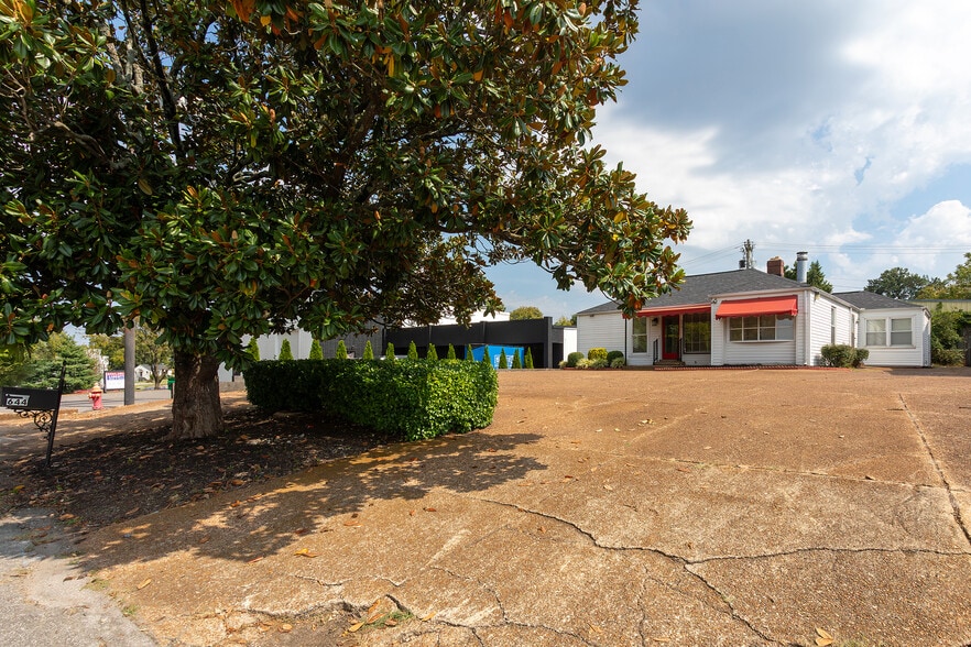 644 W Iris Dr, Nashville, TN for lease - Building Photo - Image 3 of 16