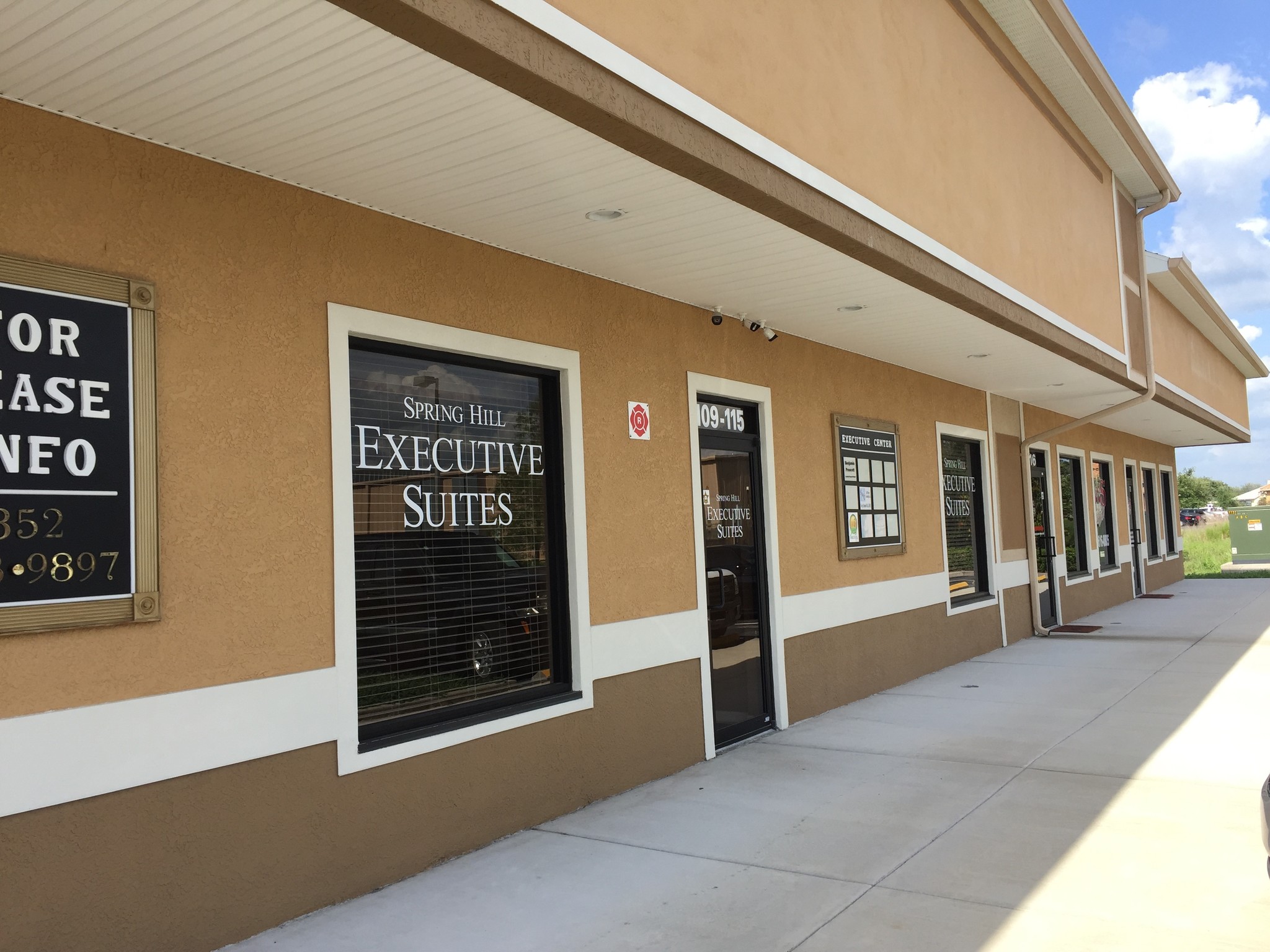 11141 County Line Rd, Spring Hill, FL for lease Building Photo- Image 1 of 2