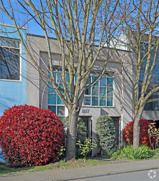 1677 W 2nd Ave, Vancouver, BC for lease - Building Photo - Image 2 of 5