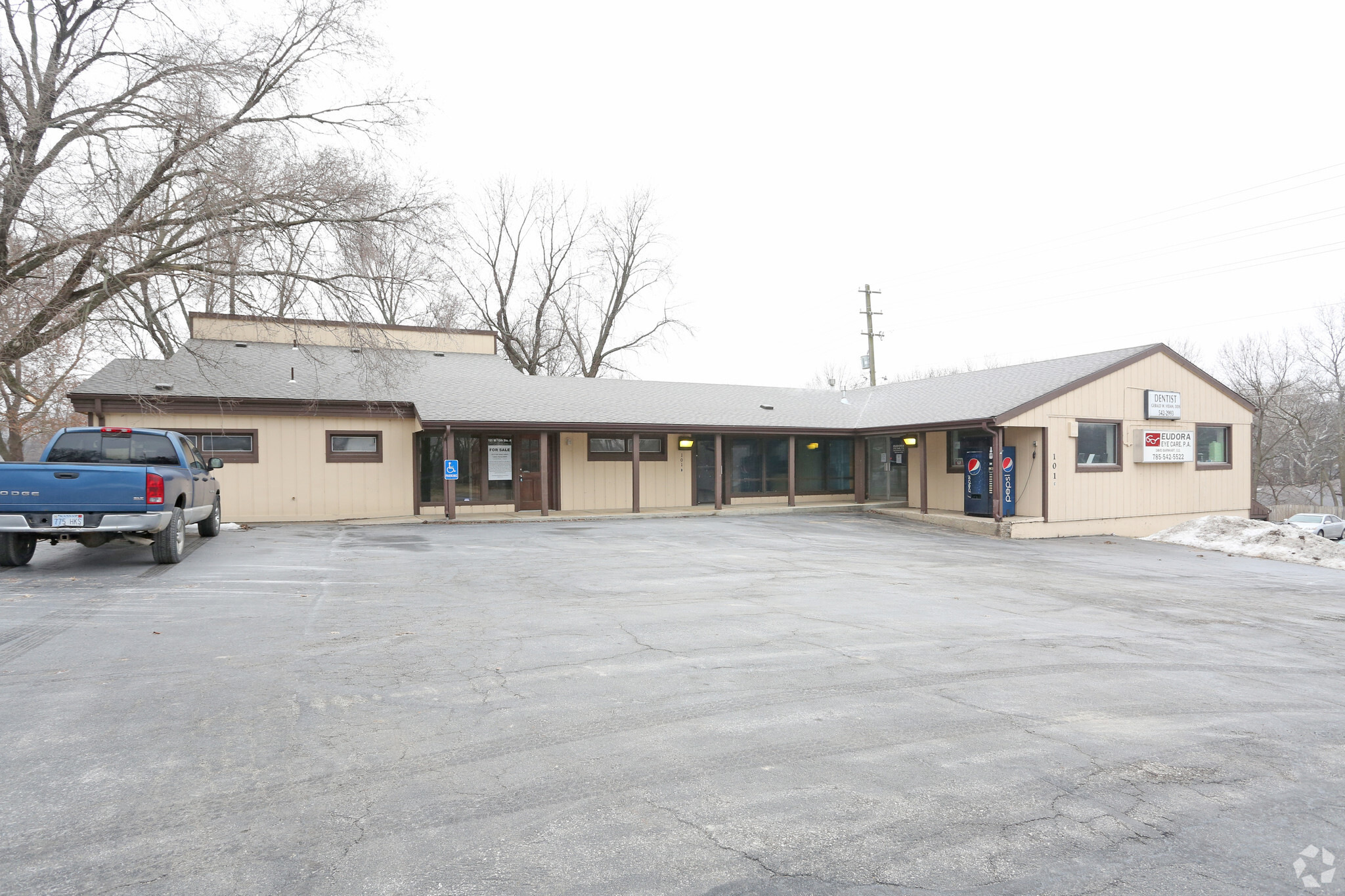 101 W 10th St, Eudora, KS for lease Primary Photo- Image 1 of 6