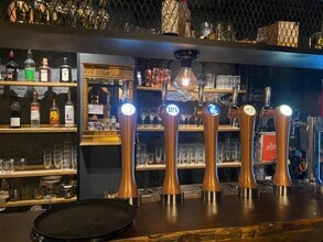 Retail in Barcelona, Barcelona for lease Interior Photo- Image 2 of 3