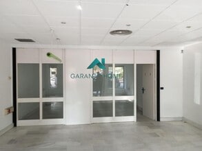 Retail in Granada, Granada for lease Interior Photo- Image 2 of 4