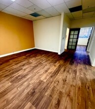 516 Pennsfield Pl, Thousand Oaks, CA for lease Interior Photo- Image 1 of 5