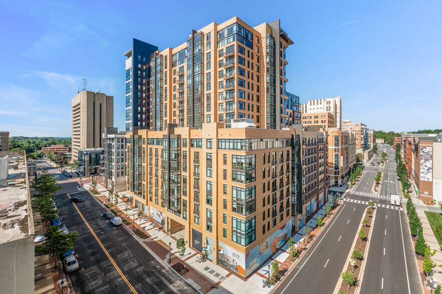 33 Monroe St, Rockville, MD for lease - Building Photo - Image 3 of 4