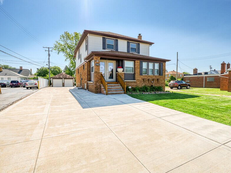 5641 Ridge Rd, Parma, OH for sale - Primary Photo - Image 1 of 1
