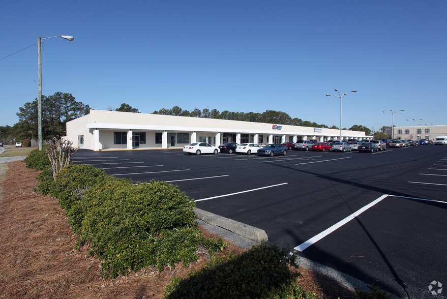 2212-2234 S 17th St, Wilmington, NC for lease - Primary Photo - Image 3 of 3