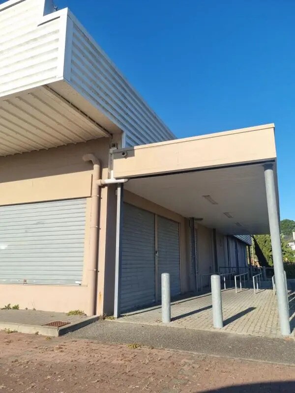 Flex in Saint-Étienne-de-Montluc for lease Building Photo- Image 1 of 7